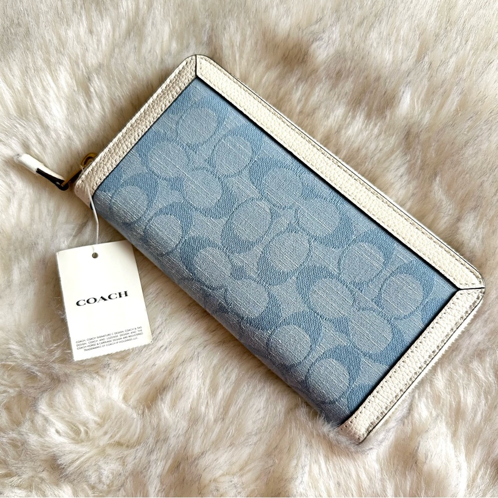 Coach Accordion Zip Wallet In Signature Chambray Denim Chalk NWT